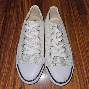 Airwalk White Iridescent Canvas Lace Up Sneakers Womens Size 6.5